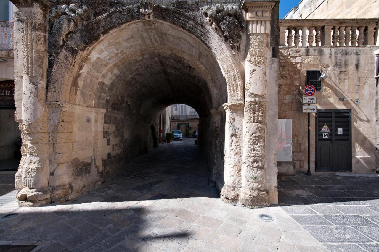 Casa Dell'Arco Old Town - Sit Apartment Lecce Bagian luar foto
